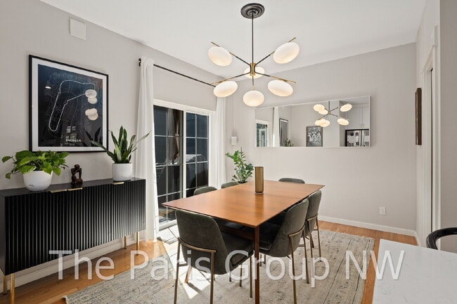 Building Photo - Stylish Model Hm in Issaquah Highlands * Park-Facing, EV Charger, Designer Upgrades & Very Walkable!