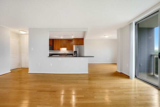 Building Photo - 7333 New Hampshire Ave