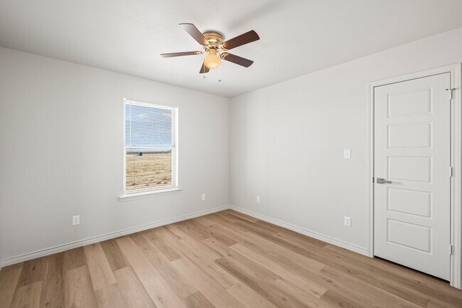 Building Photo - Country Living In Roosevelt ISD!