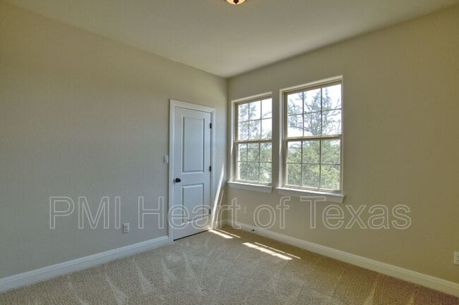 Building Photo - 1703 Elkins Ln