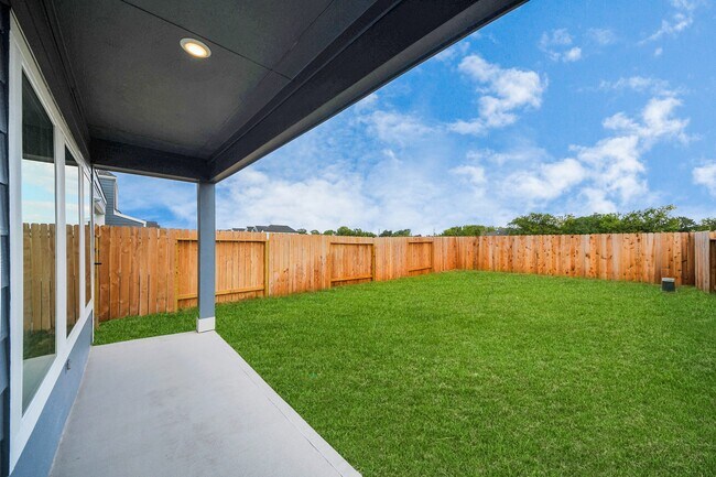 Building Photo - 10327 Sylvan Wds Trl