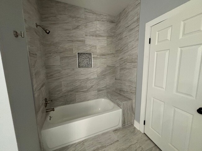 Building Photo - 5 bedrooms!! Remodeled top to bottom!