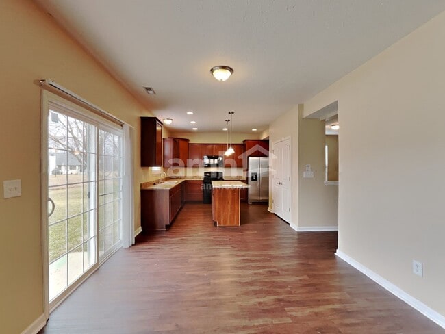 Building Photo - 760 Harvest Ridge Dr