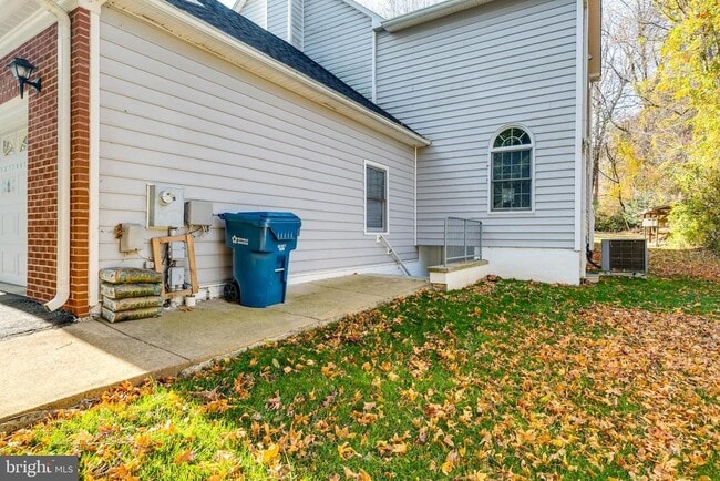 Building Photo - 12400 Bennett Rd