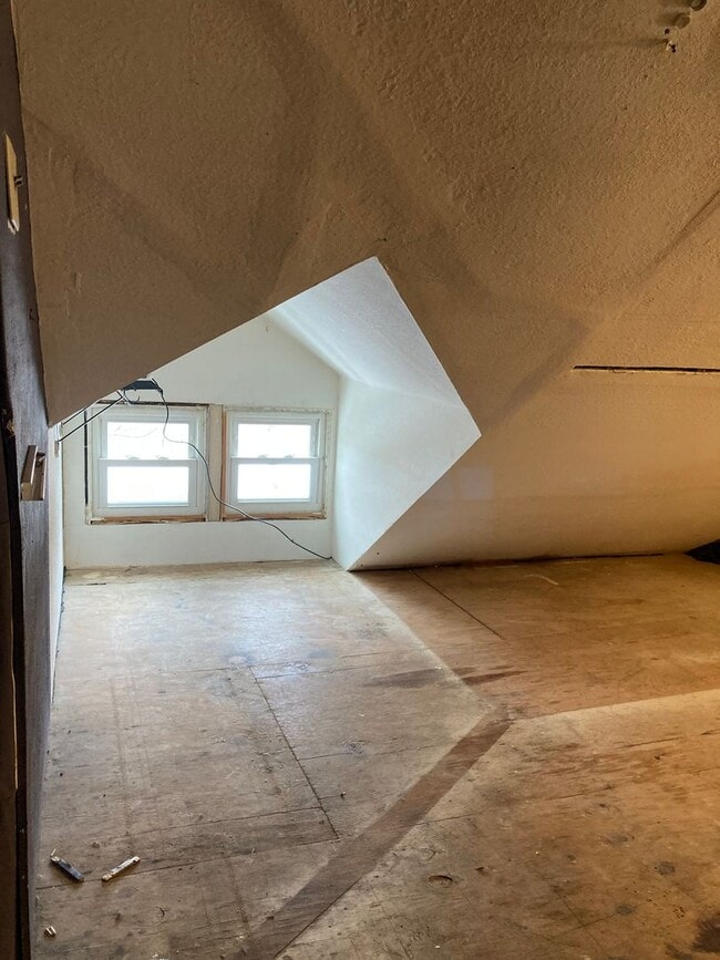 Building Photo - 507 W 27th St