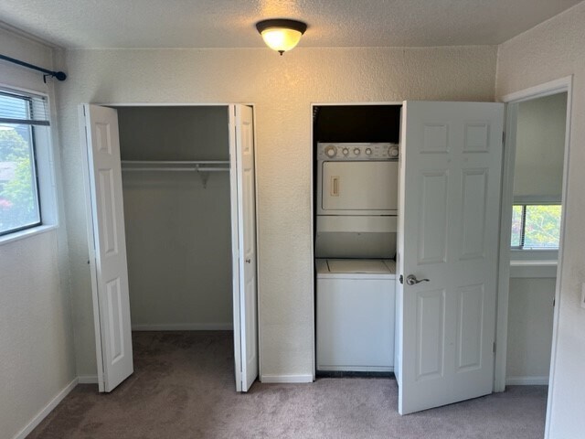 2nd Bed with new Washer/Dryer - 10320 NE 186th St