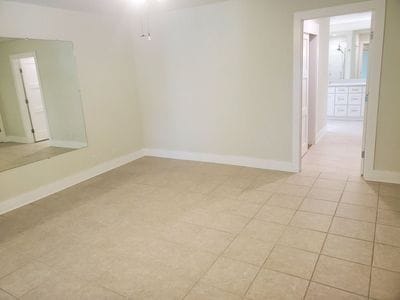 Building Photo - 9217 Knoll Crest Loop