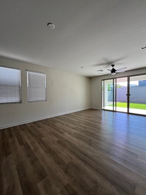 Building Photo - 35040 N Barrel Rd