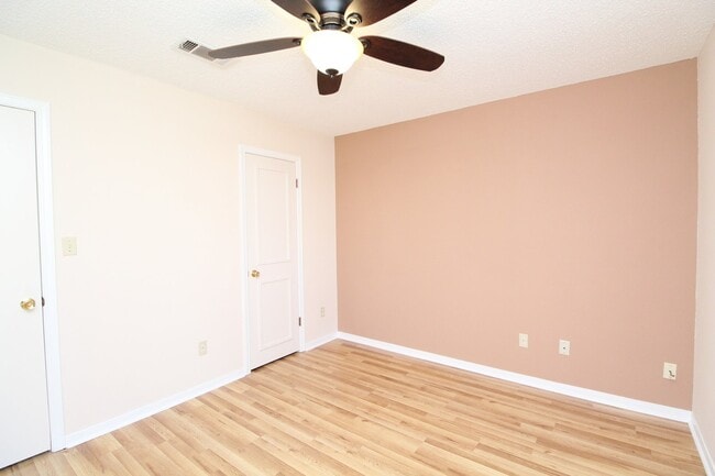Building Photo - Milton Home with Modern Kitchen, Open Livi...