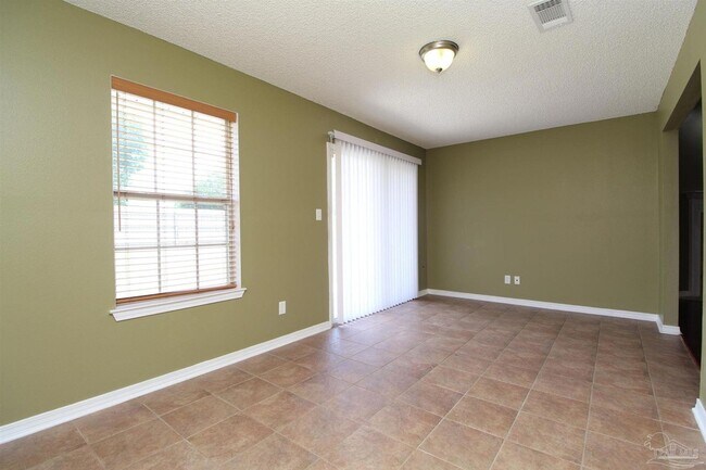 Building Photo - 6462 Sarasota St