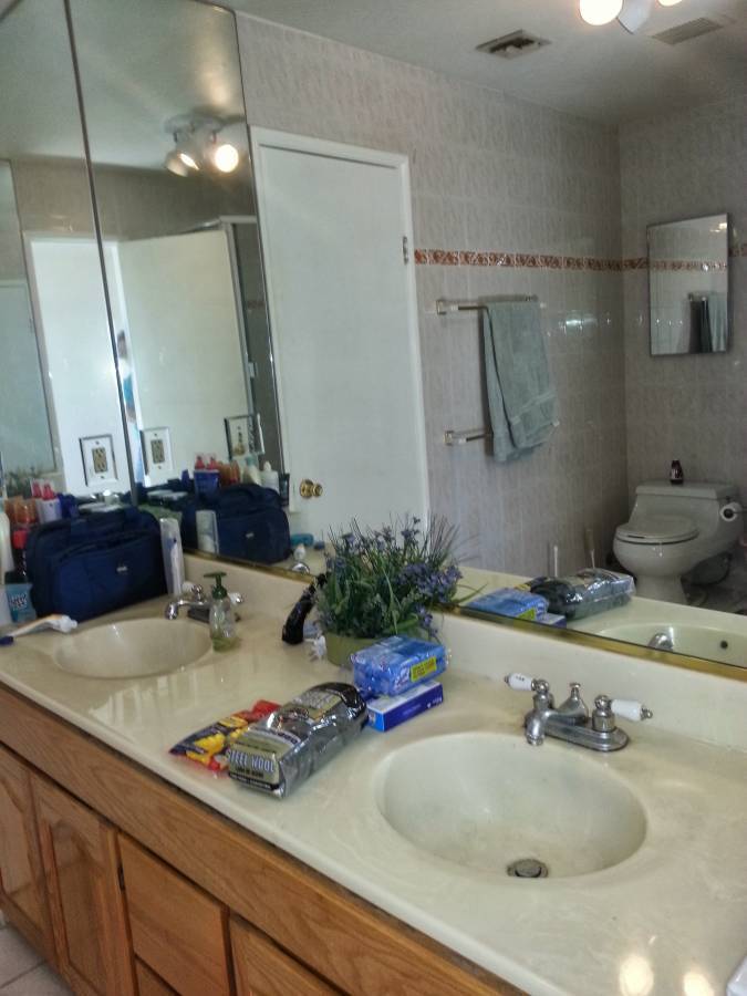 Building Photo - 11326 Reseda Blvd