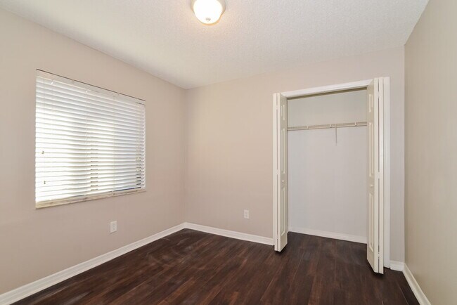 Building Photo - 1048 Vernon Loop