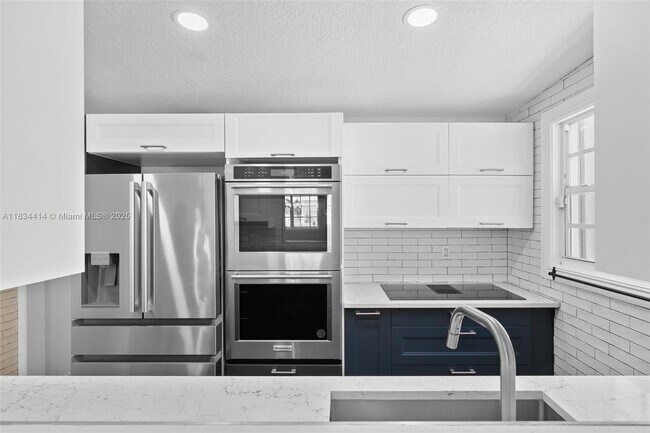 Building Photo - 6381 SW 39th St