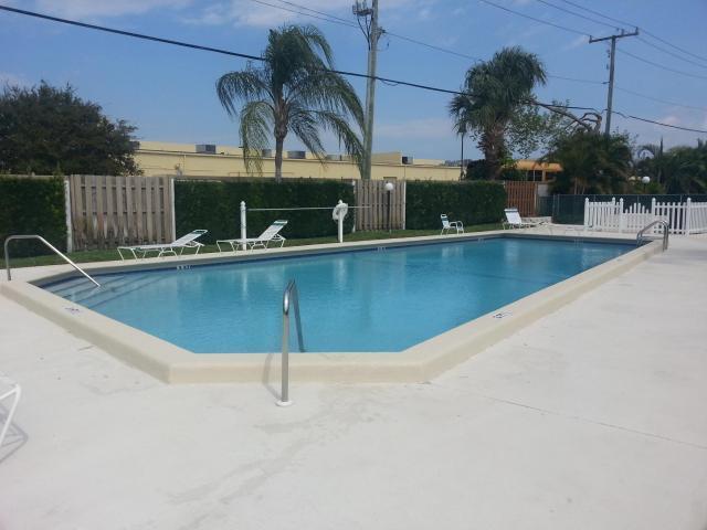 Building Photo - 950 S Kanner Hwy