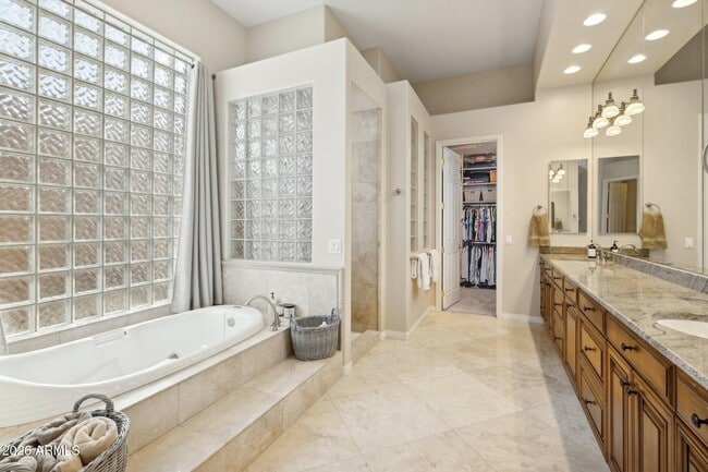 Building Photo - 13298 E Del Timbre Dr