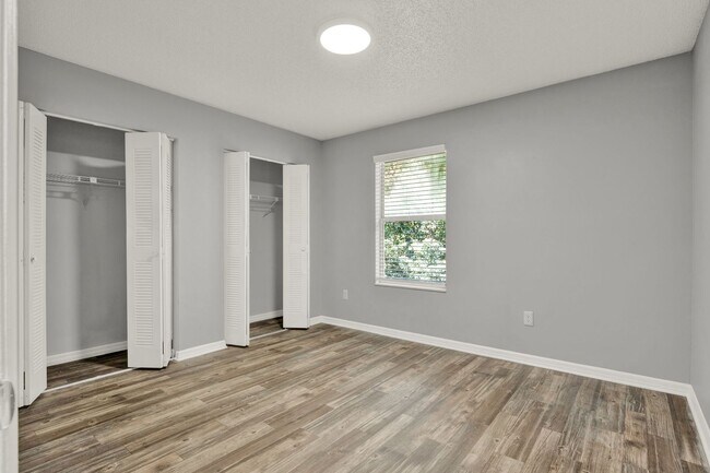 Building Photo - ***Cozy 2 Bedroom Apartment in Whispering ...