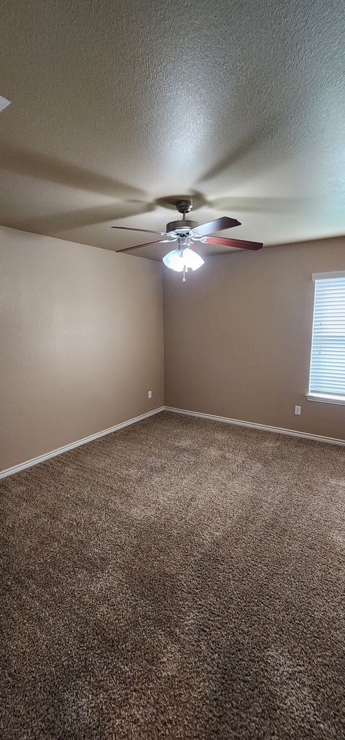 Building Photo - Beautiful 3 Bed, 2 Bath Duplex in Clear Cr...