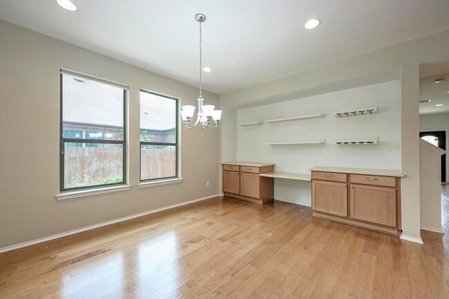 Building Photo - 2119 Howell Mountain Dr