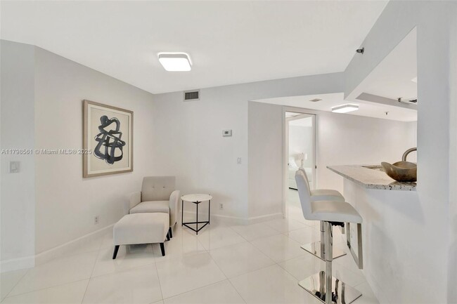 Building Photo - 9650 S Ocean Dr