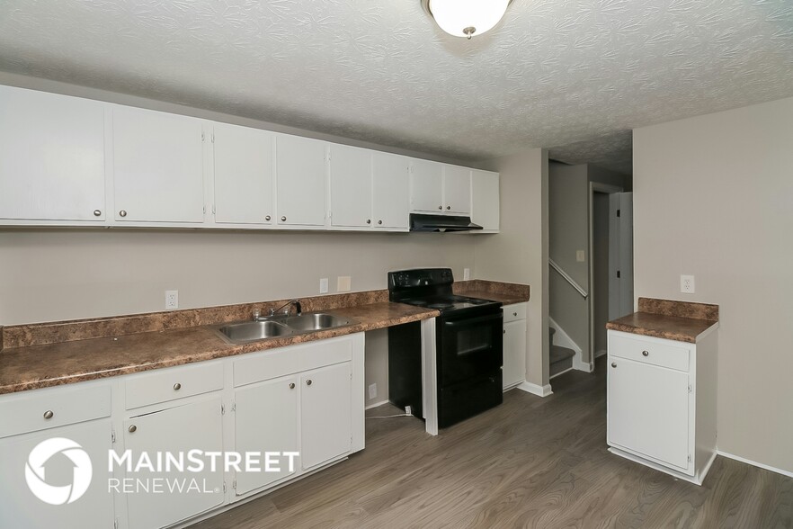 Building Photo - 7180 Buck Creek Dr