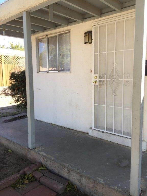 Building Photo - 2324 E Idaho Ave