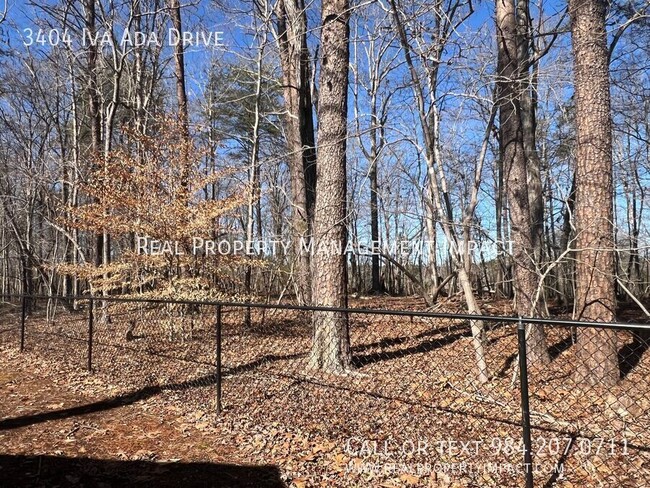 Building Photo - Spacious 3 Bedroom 3 Bath Wooded Oasis in ...