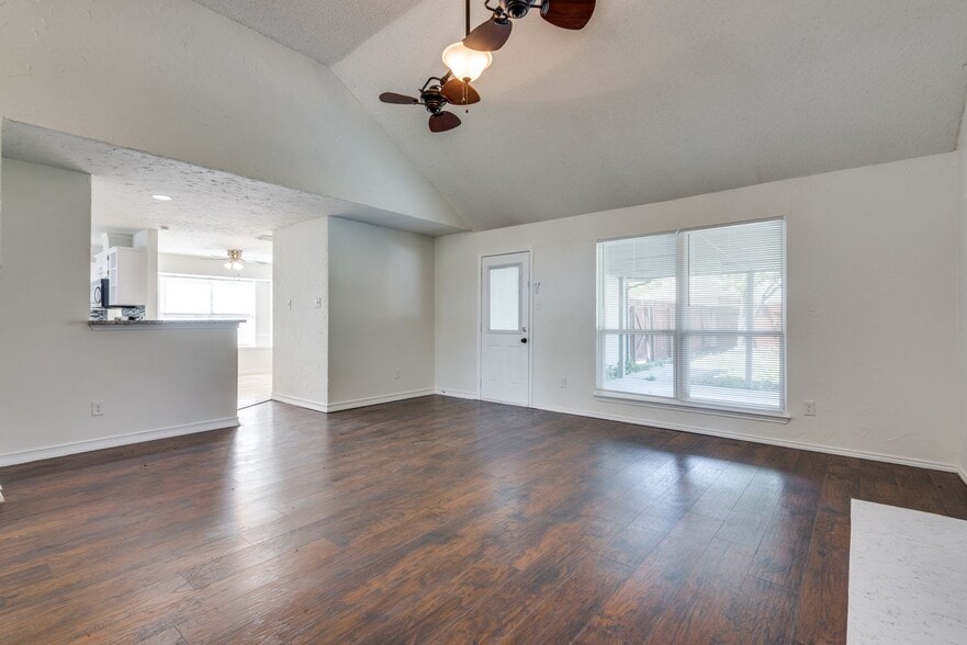 Building Photo - 1108 Bay Shore St