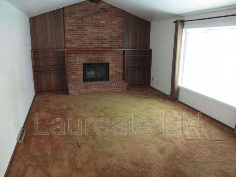 Building Photo - 7396 S Ogden Way