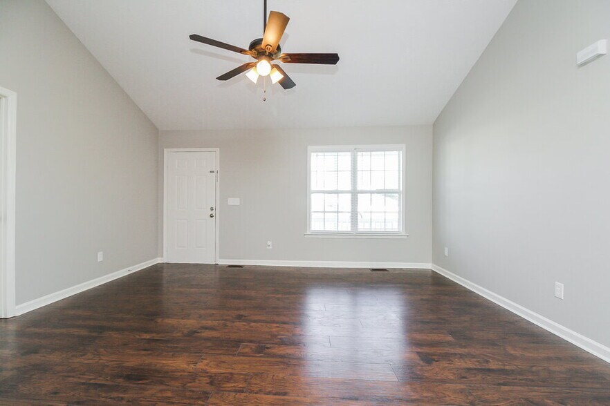 Building Photo - 2055 Gardendale Dr