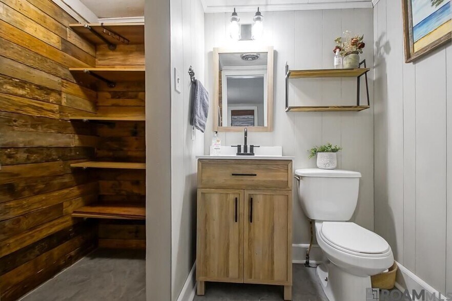 Building Photo - 110 St Jude St