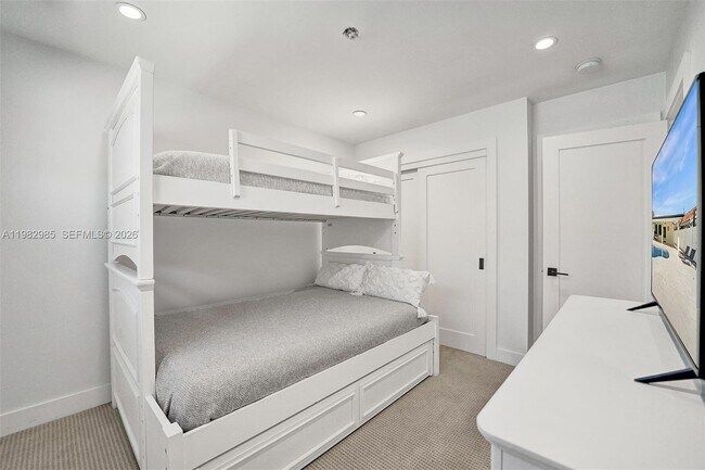 Building Photo - 915 NW 7th St