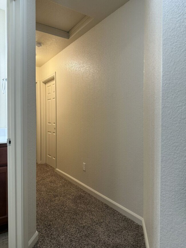 Building Photo - Don’t miss out on this 3 bedroom/2bath home!!!