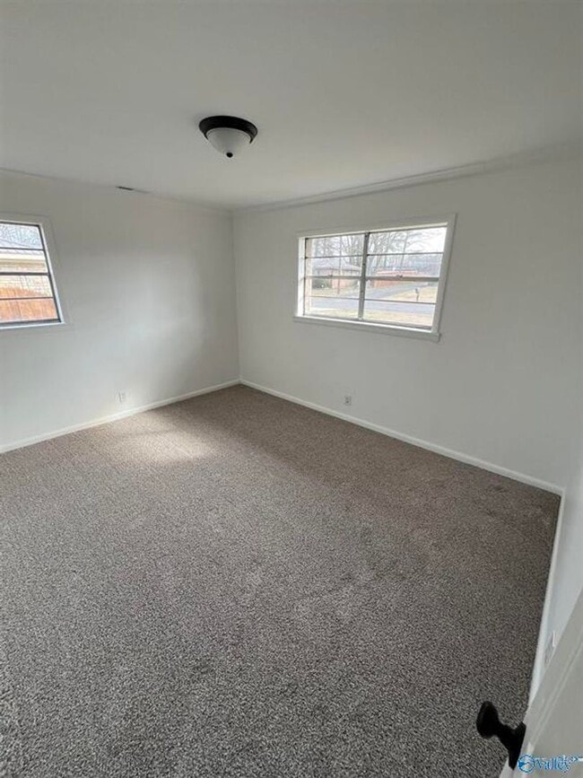 Building Photo - Rental Home In Albertville