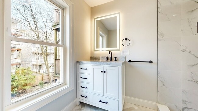 Building Photo - 44 Mercer St