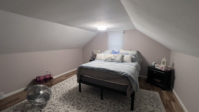 Master bedroom - 4166 W 204th St