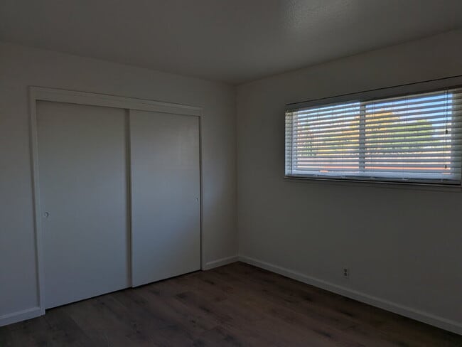 Building Photo - 9279 Corinthian Cir