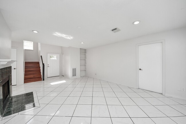 Building Photo - 8026 Big Oak Trail Dr