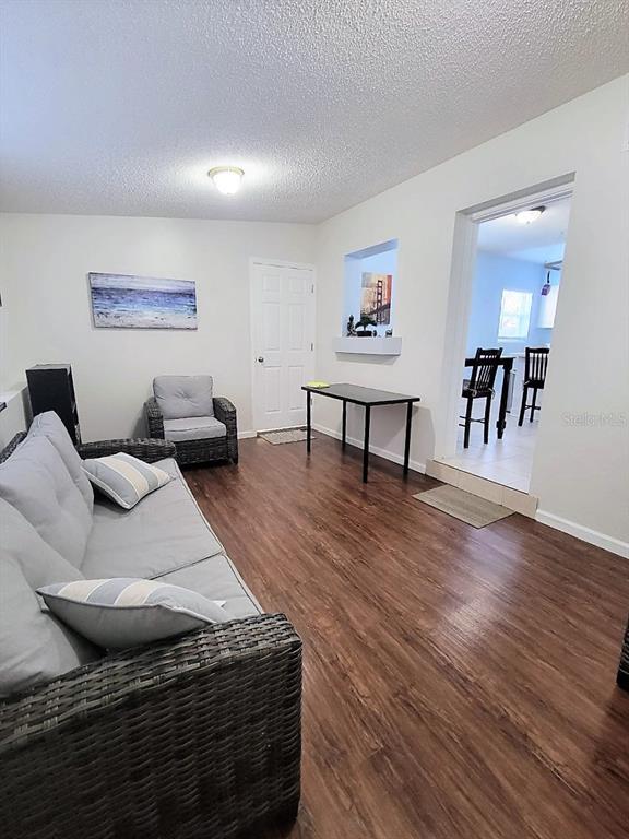 Building Photo - 513 Firefly Ln