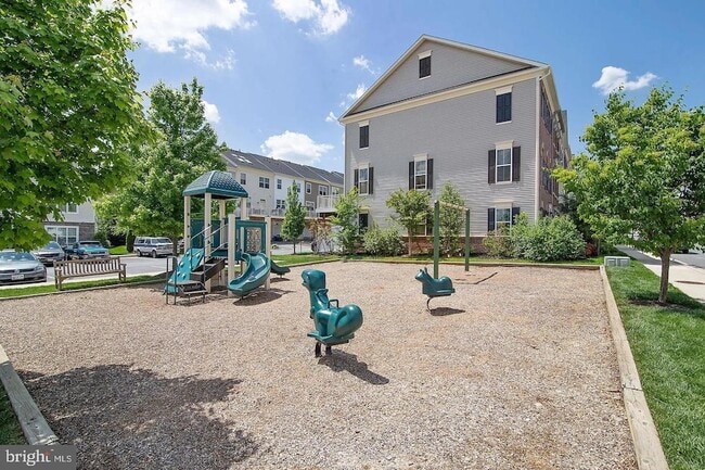 Building Photo - 11882 Country Squire Way