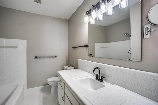 Building Photo - 2322 Ansbury Dr