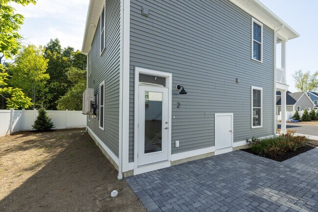 Building Photo - Ember Drive