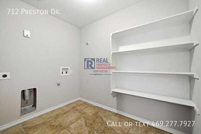 Building Photo - 712 Preston Dr