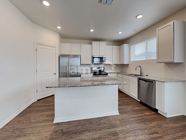 Building Photo - 2737 Wolfcreek
