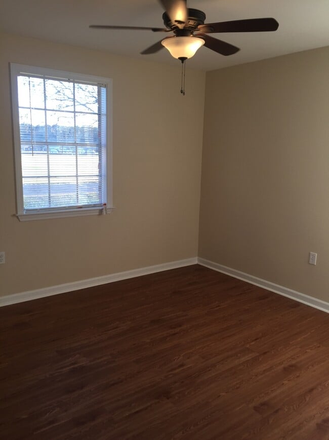 Building Photo - St. Amant 3br/2ba house for $1400