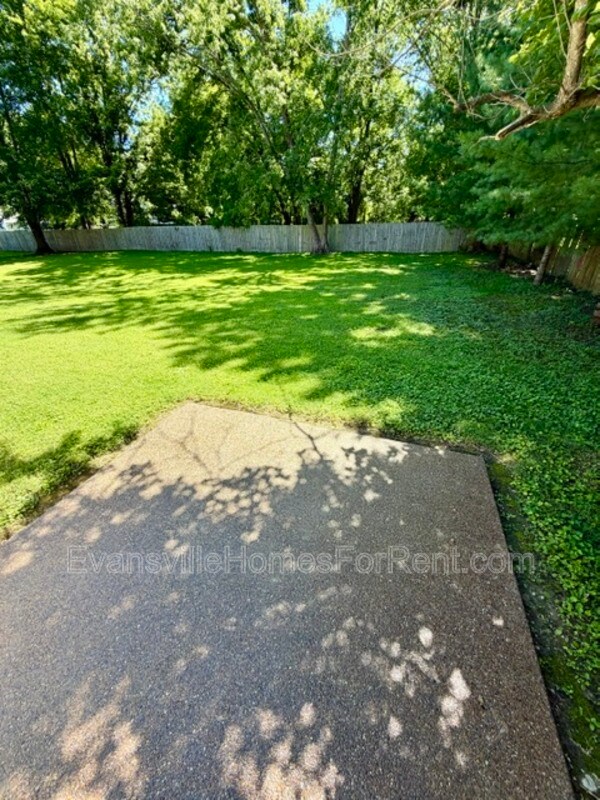 Building Photo - 3909 Charlotte Ave