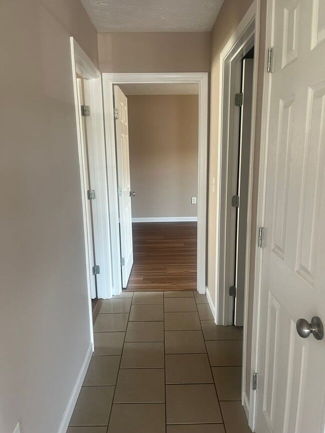 Building Photo - Great Location!!!!  MOVE IN READY!!!!!