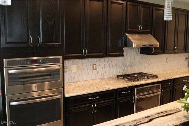 Building Photo - 10 Vicolo Sebino