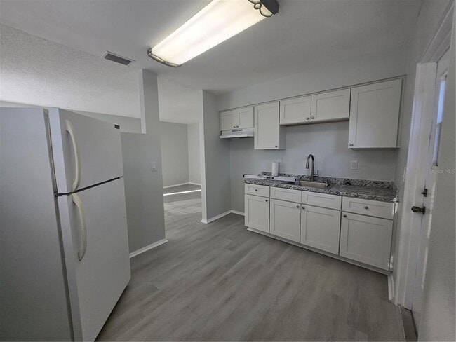 Building Photo - 3135 Oaklawn Ave