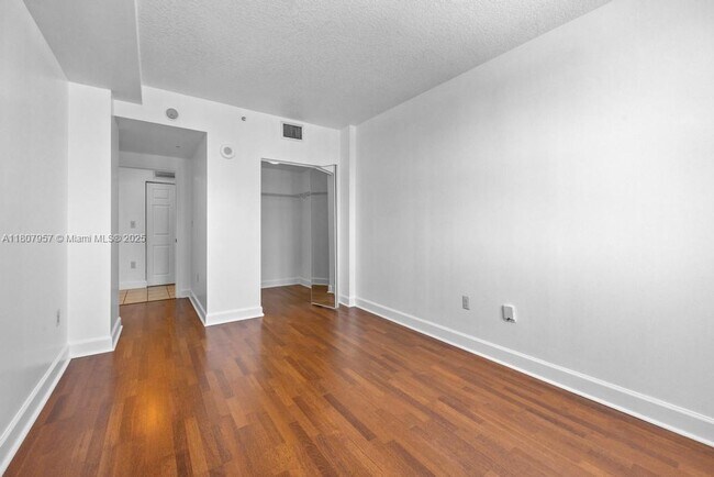 Building Photo - 50 Menores Ave