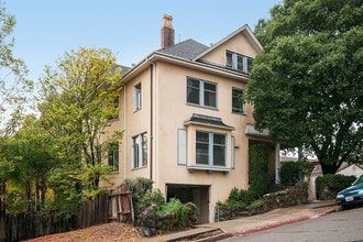 Building Photo - 111 Laurel Pl